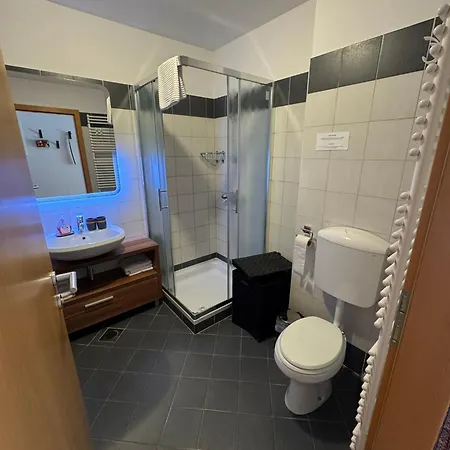 Manca-holin Apartment *